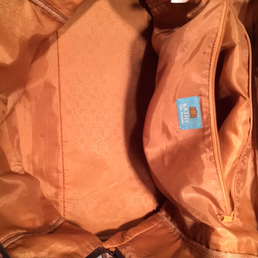 Kathy Van Zealand overnight bag - Picture 5 of 8